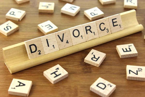 Enquête Droit de la Famille : divorce, adultère, droit de garde, pension alimentaire, prestation compensatoire, insolvabilité organisée